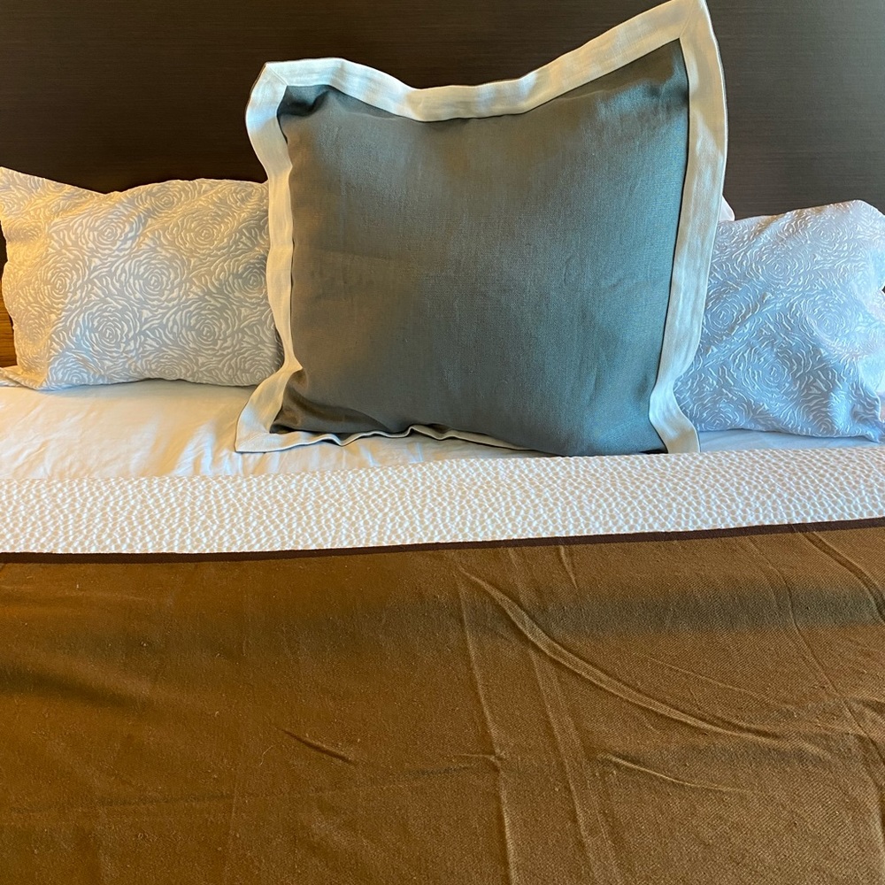 30”x30” Legacy Home Linen Sham